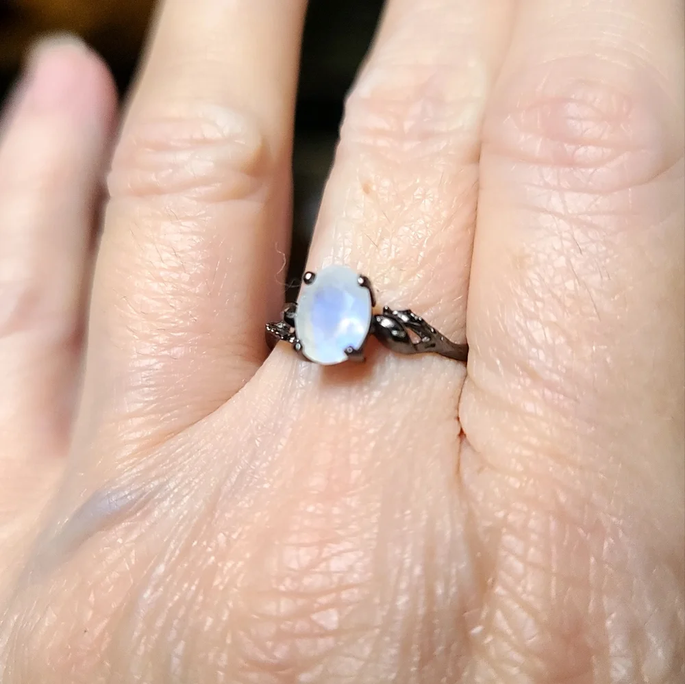 Stunning Moonstone sterling & Rhodium ring sz7.75 - Picture 8 of 8